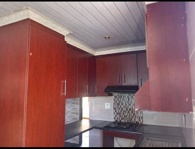 2 BEDROOM HOUSE FOR SALE IN GREENFIELD